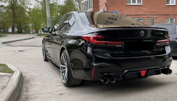 REAR DIFFUSER WITH LED LIGHT GLOSS BLACK CS STYLE FOR BMW 5 SERIES G30 M-SPORT - Image 3